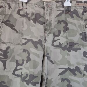 Limited‎ Too Girls Camo Capri Pants Size 18.5 Distressed Hem